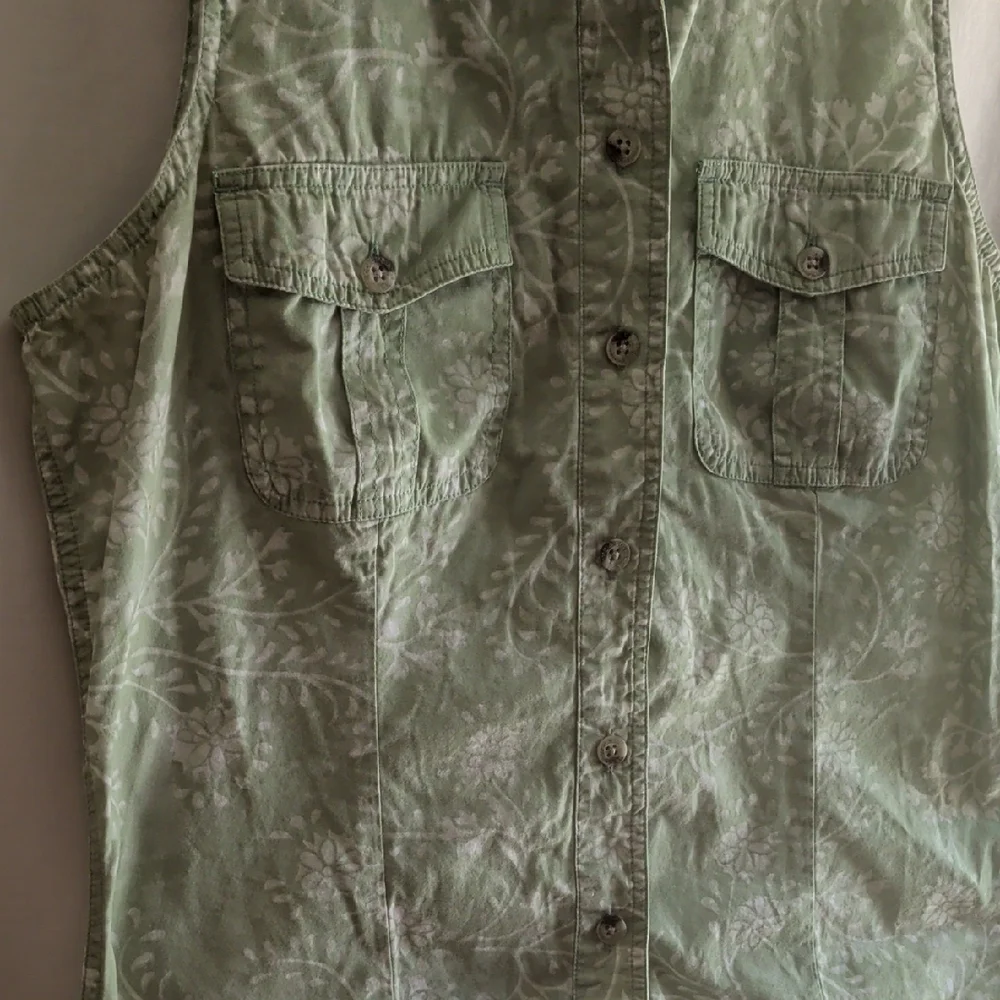 Columbia Olive Green Sleeveless Button Down Shirt - Picture 5 of 5